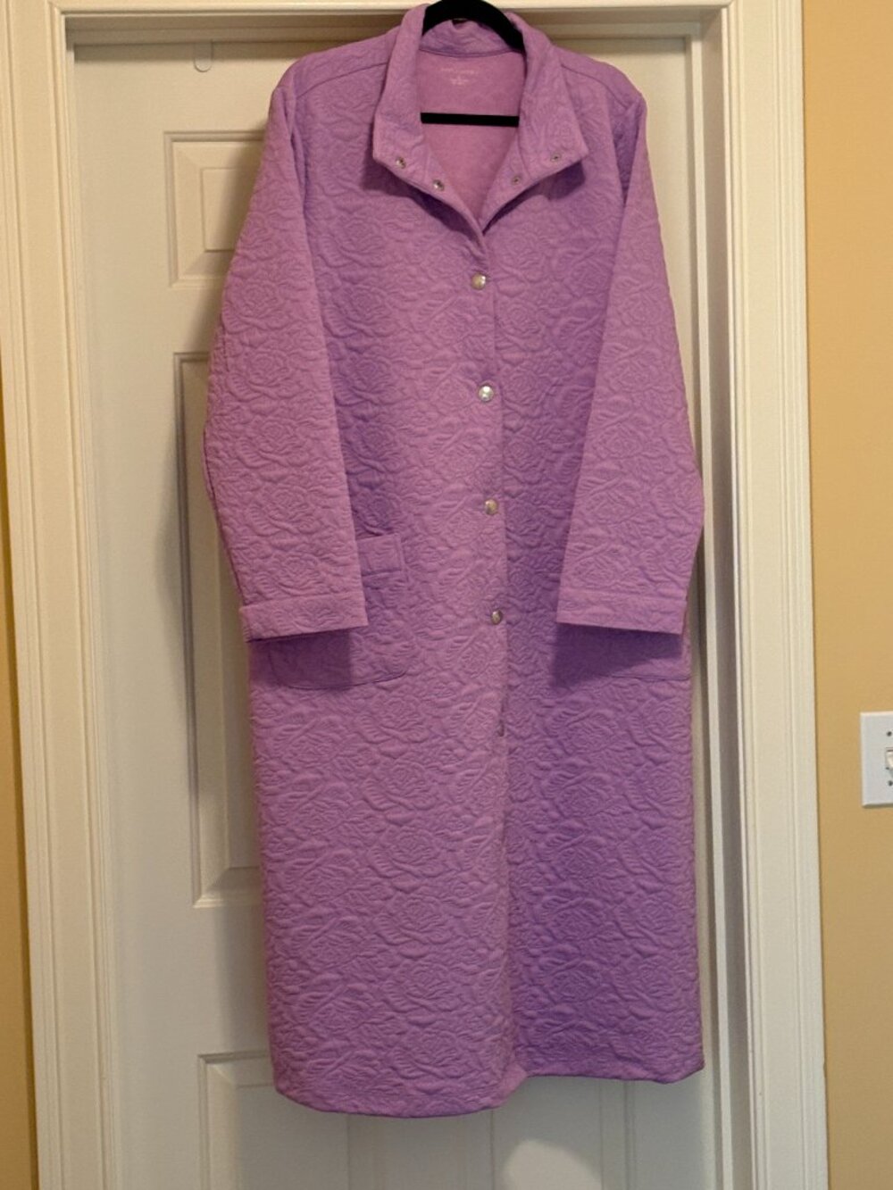 NWOT Appleseed's Snap Front Lavender Robe XL